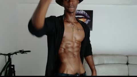 Snapshot of drake_brown_23 chatting on June 1, 6:31 pm Drake 23 online show from June 1, 6:31 pm