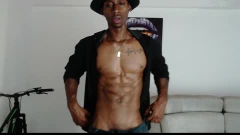 Snapshot of drake_brown_23 chatting on June 6, 6:29 am Drake 23 online show from June 6, 6:29 am