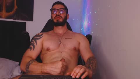 drake_cole11 online show from December 9, 4:05 pm