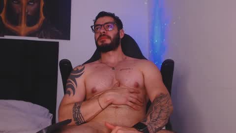 drake_cole11 online show from December 12, 2:33 pm