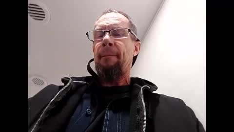 Snapshot of drakefimon chatting on December 5, 7:43 pm drakefimon online show from December 5, 7:43 pm