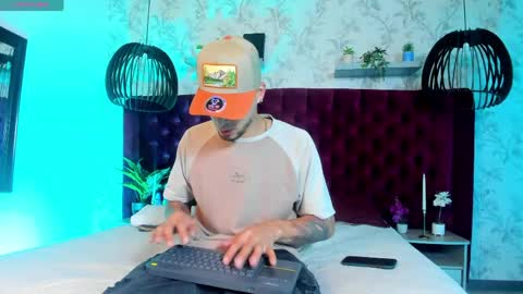Snapshot of drakeneumann chatting on May 12, 3:47 am Drake Neuman online show from May 12, 3:47 am