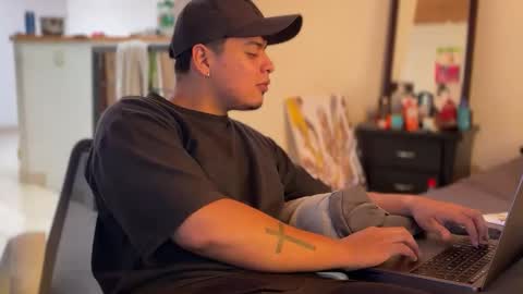 Snapshot of drakenn_ chatting on May 29, 2:37 pm drakeeee online show from May 29, 2:37 pm