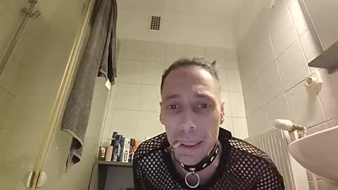 Snapshot of drako198 chatting on April 8, 11:27 pm drako198 online show from April 8, 11:27 pm