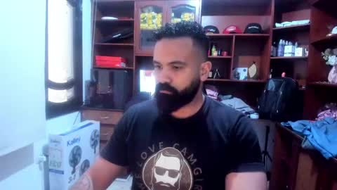 Snapshot of drako_argenti_ chatting on December 6, 2:49 pm Drako online show from December 6, 2:49 pm