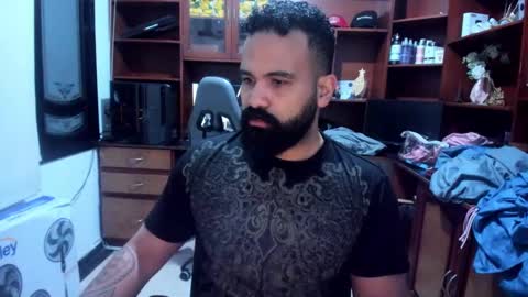 Snapshot of drako_argenti_ chatting on December 14, 3:29 am Drako online show from December 14, 3:29 am