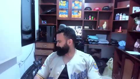 Snapshot of drako_argenti_ chatting on December 22, 4:39 am Drako online show from December 22, 4:39 am