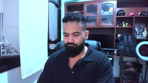 Snapshot of drako_argenti_ chatting on February 4, 8:59 pm Drako online show from February 4, 8:59 pm