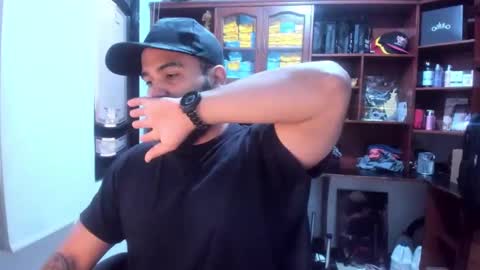 Snapshot of drako_argenti_ chatting on February 26, 1:19 pm Drako online show from February 26, 1:19 pm