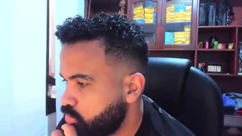 Snapshot of drako_argenti_ chatting on March 1, 5:05 pm Drako online show from March 1, 5:05 pm