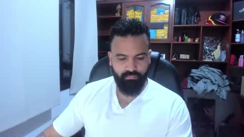 Snapshot of drako_argenti_ chatting on March 4, 4:49 am Drako online show from March 4, 4:49 am