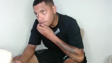 Snapshot of drako_monstercock chatting on February 1, 1:02 am drako_monstercock online show from February 1, 1:02 am