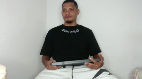 Snapshot of drako_monstercock chatting on February 1, 4:03 am drako_monstercock online show from February 1, 4:03 am