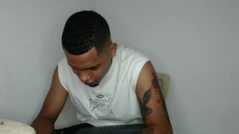 Snapshot of drako_monstercock chatting on February 1, 8:16 pm drako_monstercock online show from February 1, 8:16 pm