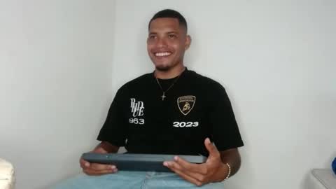 Snapshot of drako_monstercock chatting on February 3, 5:18 am drako_monstercock online show from February 3, 5:18 am