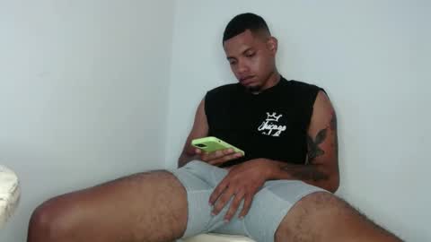 Snapshot of drako_monstercock chatting on February 3, 8:35 pm drako_monstercock online show from February 3, 8:35 pm