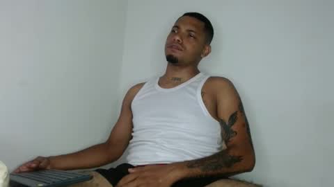 Snapshot of drako_monstercock chatting on February 5, 6:24 am drako_monstercock online show from February 5, 6:24 am