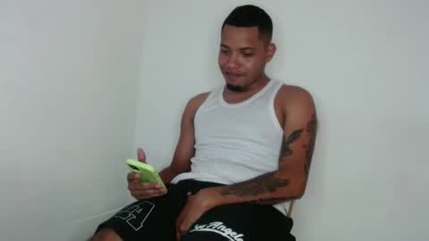 Snapshot of drako_monstercock chatting on February 5, 6:59 pm drako_monstercock online show from February 5, 6:59 pm