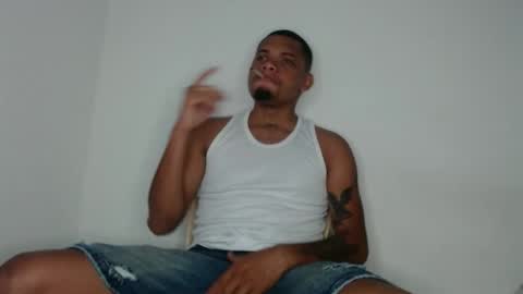 Snapshot of drako_monstercock chatting on February 6, 4:42 am drako_monstercock online show from February 6, 4:42 am