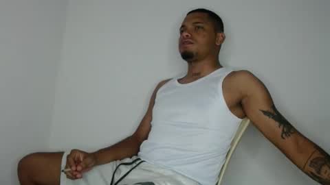 Snapshot of drako_monstercock chatting on February 6, 10:37 am drako_monstercock online show from February 6, 10:37 am