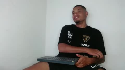 Snapshot of drako_monstercock chatting on February 8, 10:39 am drako_monstercock online show from February 8, 10:39 am