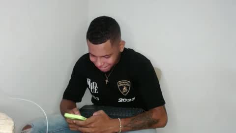 Snapshot of drako_monstercock chatting on February 9, 11:14 am drako_monstercock online show from February 9, 11:14 am