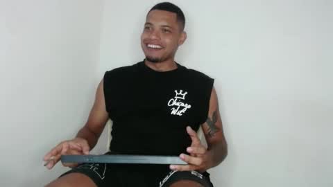 Snapshot of drako_monstercock chatting on February 10, 7:49 pm drako_monstercock online show from February 10, 7:49 pm