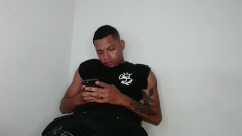 Snapshot of drako_monstercock chatting on February 10, 10:51 pm drako_monstercock online show from February 10, 10:51 pm