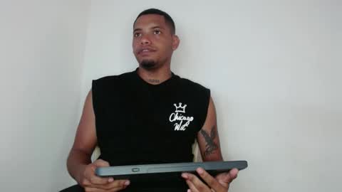 Snapshot of drako_monstercock chatting on February 12, 5:37 pm drako_monstercock online show from February 12, 5:37 pm