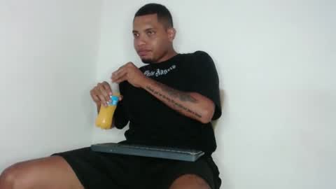 Snapshot of drako_monstercock chatting on February 14, 7:02 pm drako_monstercock online show from February 14, 7:02 pm