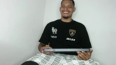 Snapshot of drako_monstercock chatting on February 21, 4:18 am drako_monstercock online show from February 21, 4:18 am