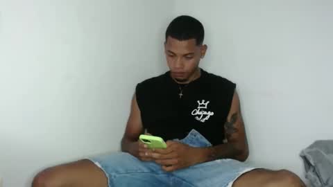 Snapshot of drako_monstercock chatting on February 28, 9:04 am drako_monstercock online show from February 28, 9:04 am