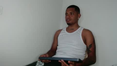 Snapshot of drako_monstercock chatting on March 6, 7:14 am drako_monstercock online show from March 6, 7:14 am