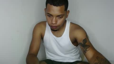 Snapshot of drako_monstercock chatting on March 12, 11:44 pm drako_monstercock online show from March 12, 11:44 pm