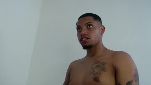 Snapshot of drako_monstercock chatting on September 17, 7:59 pm drako_monstercock online show from September 17, 7:59 pm