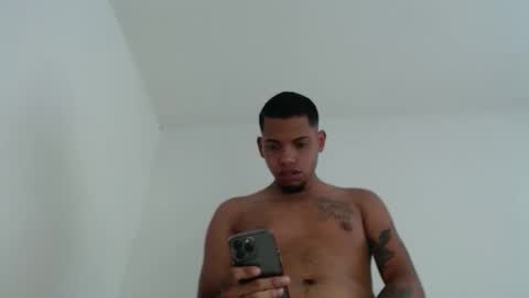 Snapshot of drako_monstercock chatting on September 22, 7:05 pm drako_monstercock online show from September 22, 7:05 pm