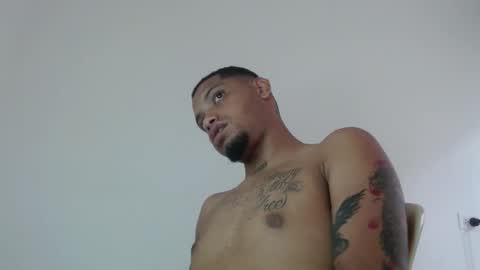 Snapshot of drako_monstercock chatting on October 1, 8:37 pm drako_monstercock online show from October 1, 8:37 pm