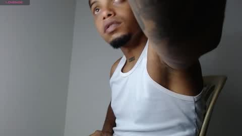 Snapshot of drako_monstercock chatting on October 11, 7:29 am drako_monstercock online show from October 11, 7:29 am