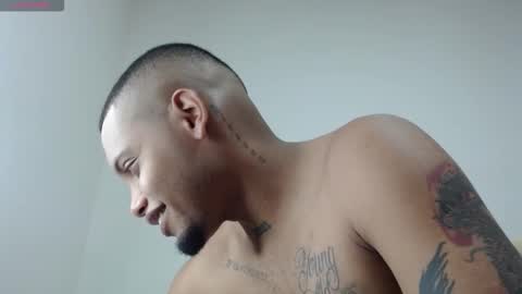 Snapshot of drako_monstercock chatting on October 21, 10:21 pm drako_monstercock online show from October 21, 10:21 pm