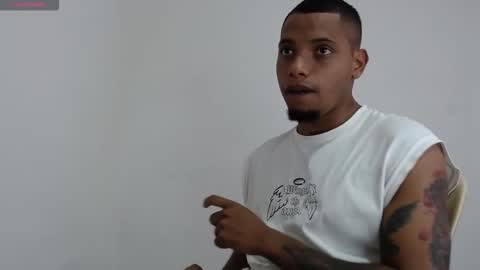 Snapshot of drako_monstercock chatting on October 26, 8:04 pm drako_monstercock online show from October 26, 8:04 pm