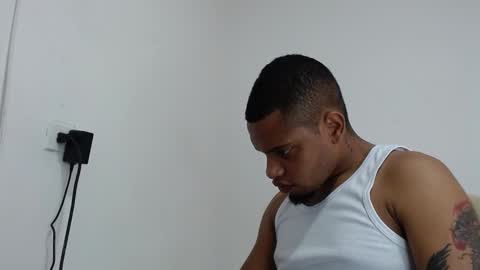 Snapshot of drako_monstercock chatting on October 30, 7:36 pm drako_monstercock online show from October 30, 7:36 pm