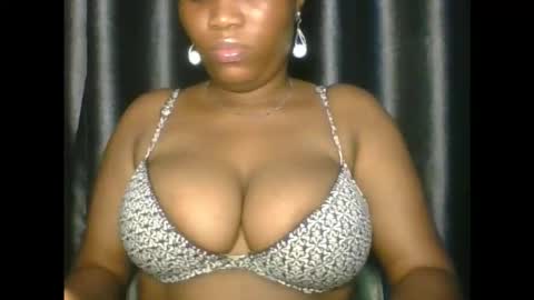 dramadoll_ online show from November 5, 6:41 pm