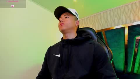 Snapshot of draven_marceaux chatting on September 15, 12:27 pm Draven online show from September 15, 12:27 pm