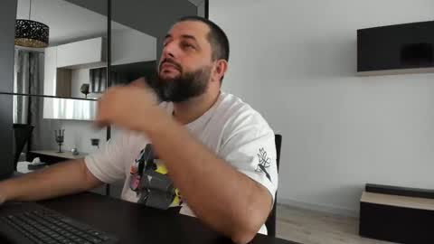 Snapshot of dravenpeak chatting on September 9, 6:46 am DravenPeak online show from September 9, 6:46 am