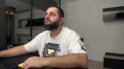 Snapshot of dravenpeak chatting on September 11, 1:17 am DravenPeak online show from September 11, 1:17 am