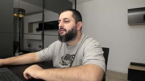 Snapshot of dravenpeak chatting on September 15, 6:08 pm DravenPeak online show from September 15, 6:08 pm