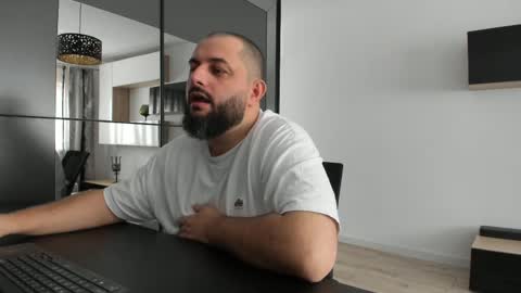 Snapshot of dravenpeak chatting on September 17, 9:00 am DravenPeak online show from September 17, 9:00 am