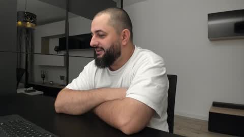 Snapshot of dravenpeak chatting on September 18, 7:38 pm DravenPeak online show from September 18, 7:38 pm