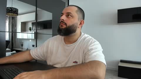 Snapshot of dravenpeak chatting on September 20, 7:09 am DravenPeak online show from September 20, 7:09 am