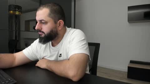 Snapshot of dravenpeak chatting on September 29, 6:24 pm DravenPeak online show from September 29, 6:24 pm